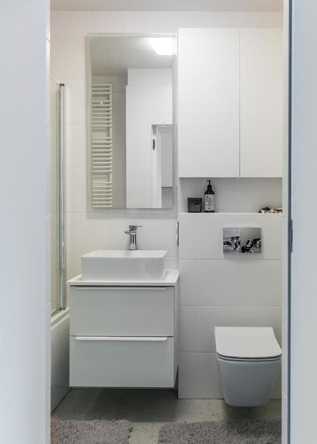 Tree&Lake Apartament Warszawa زابكي المظهر الخارجي الصورة