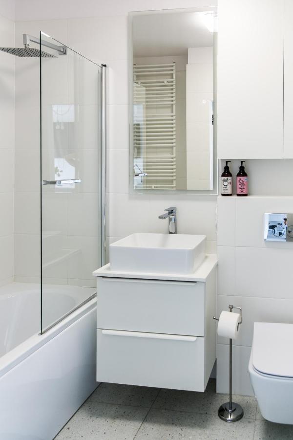 Tree&Lake Apartament Warszawa زابكي المظهر الخارجي الصورة